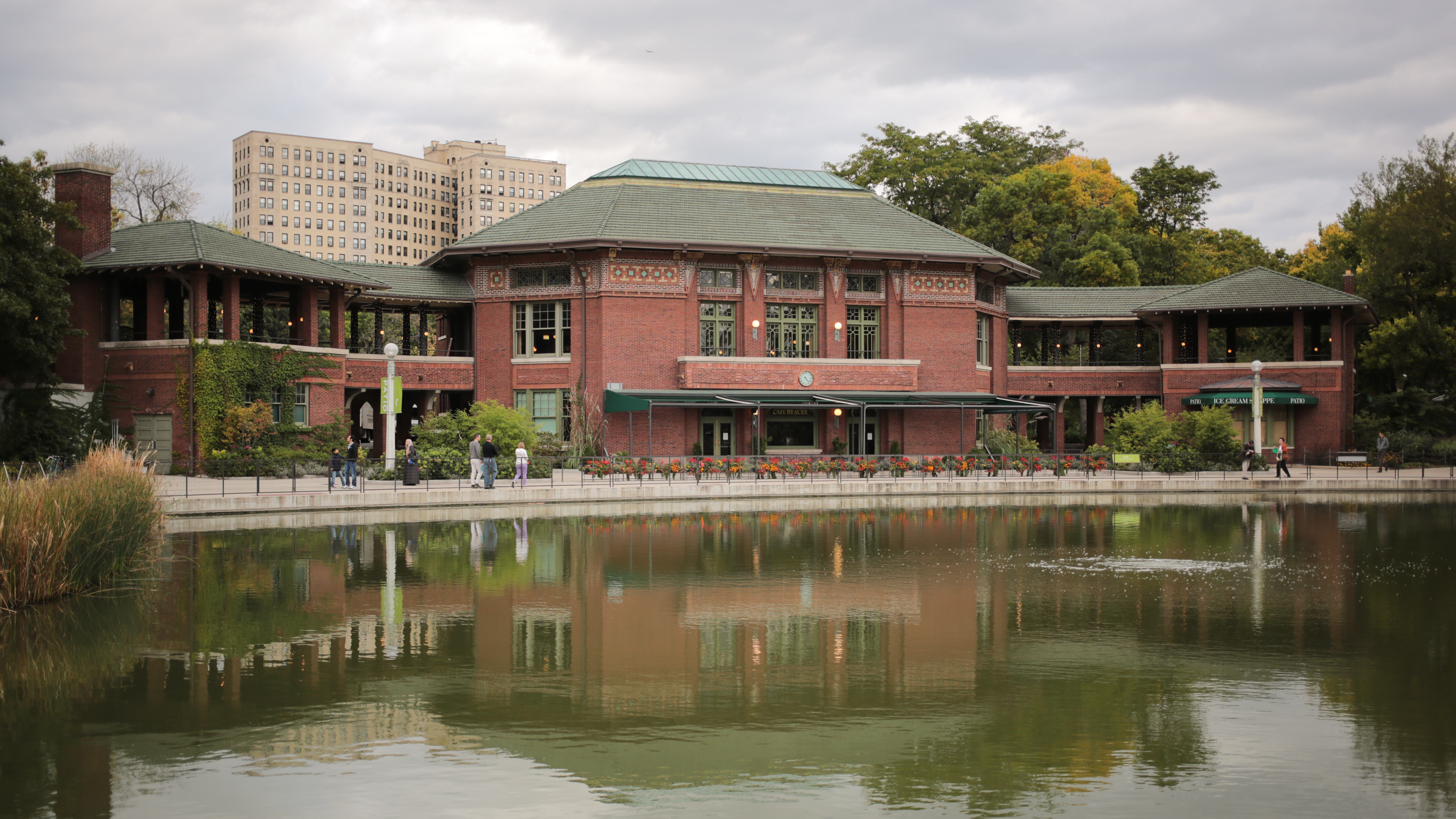 Cafe Brauer, Chicago